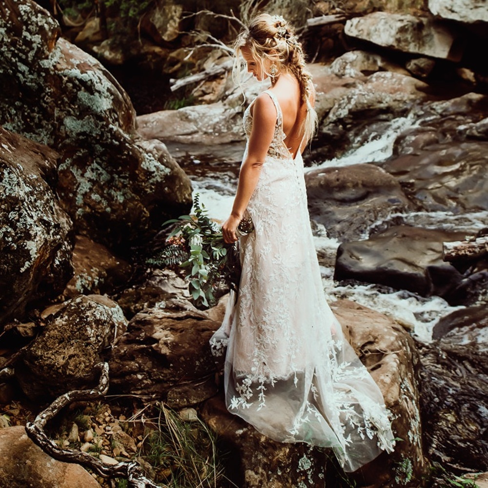 Elegant Lace Wedding Dress